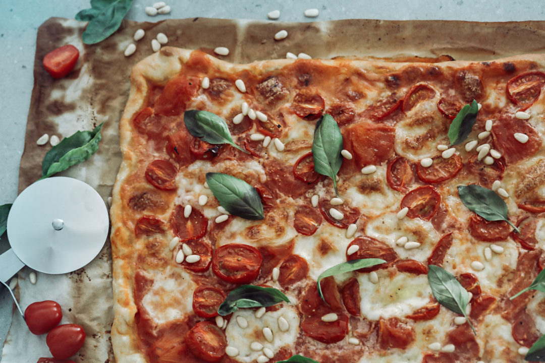 Pizza healthy tomate mozzarella basilic