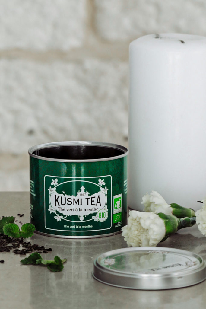 Boite de thé vert à la menthe biologique kusmi tea paris, feuille de menthe